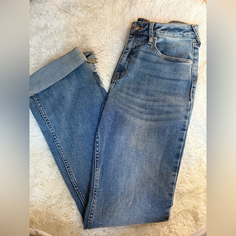 Stylish Blue Boyfriend Jeans for Women
